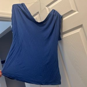 Low neck large short sleeved Old Navy Blue top